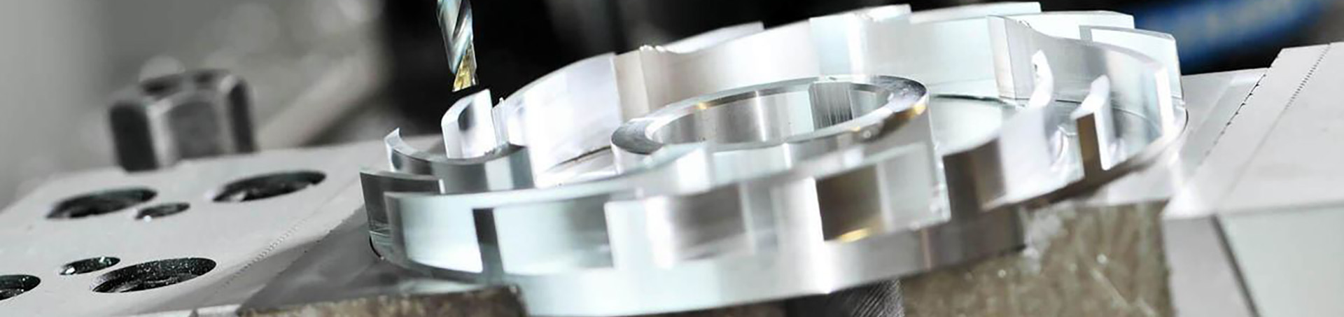 Máy Tiện CNC